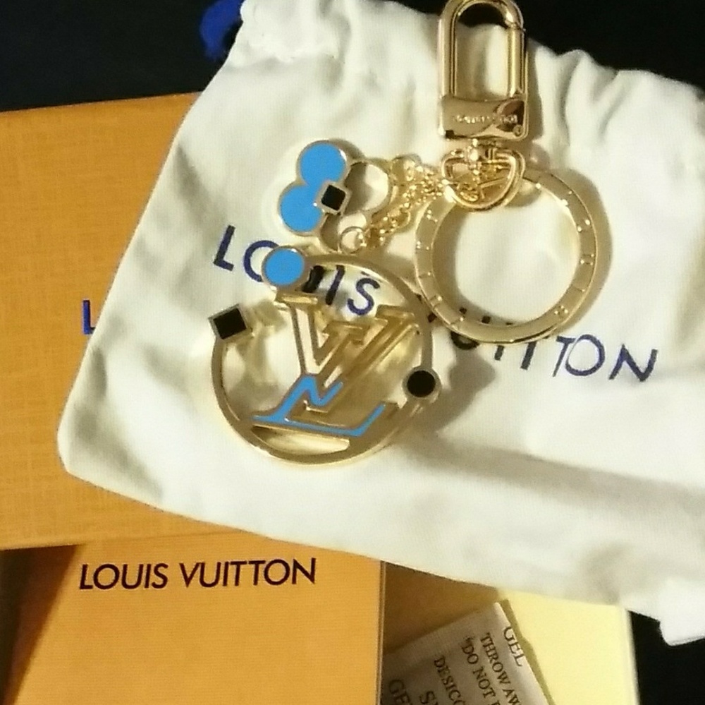 Louis vuitton monogram delight bag charm key hold
